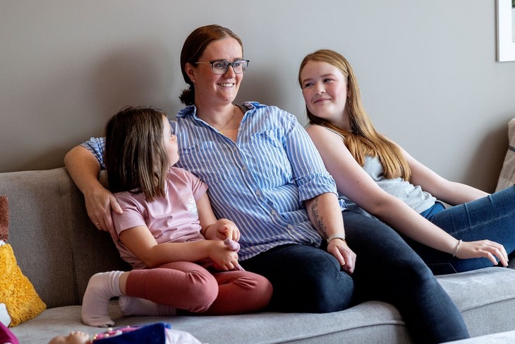 Kvinne med BRCA1-mutasjon og hennes døtre